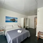 Bed & Breakfast Tea Luxury - A Mare Praia a Mare