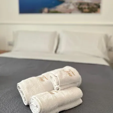 Tea Luxury - A Mare Bed & Breakfast Praia a Mare